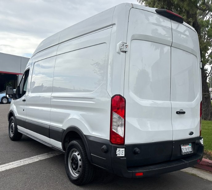 Used 2018 Ford Transit 250 148 High Roof RWD image 5