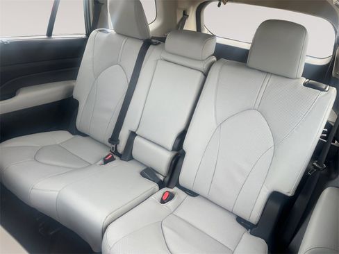 New 2026 Toyota Grand Highlander Limited image 13