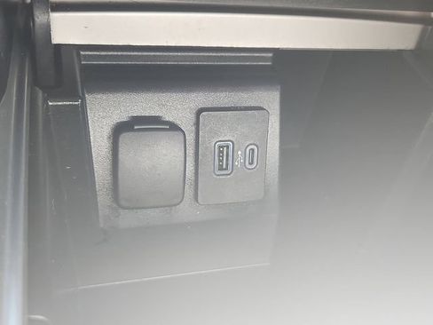 Certified 2021 Ford Explorer XLT AWD/4WD image 21