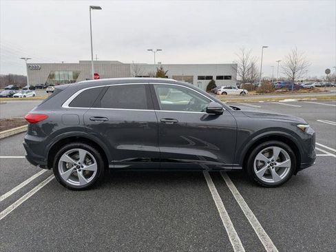 Certified 2025 Audi Q5 Prestige image 8