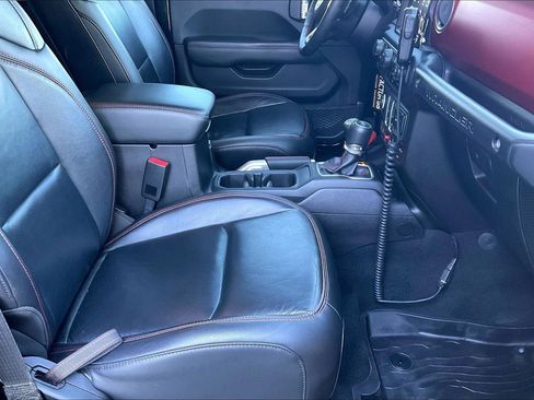 Used 2018 Jeep Wrangler Rubicon AWD/4WD image 22