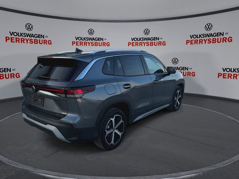 New 2026 Volkswagen Tiguan SE image 8