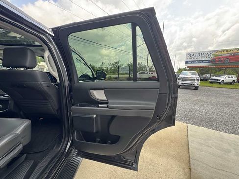 Used 2025 Ford Expedition Active AWD/4WD image 35