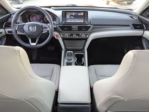 Used 2019 Honda Accord Touring image 34