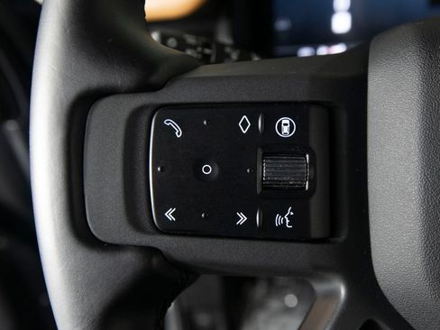 Used 2024 Land Rover Defender 90 X-Dynamic SE AWD/4WD image 21