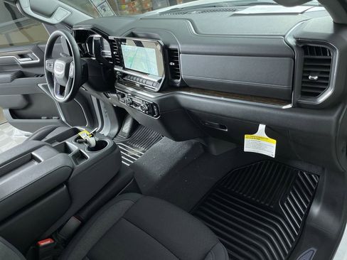 New 2025 GMC Sierra 1500 Elevation image 29