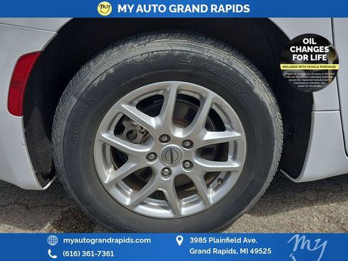 Used 2023 Chrysler Pacifica Touring-L FWD image 32
