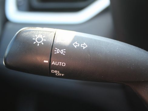 Used 2022 Toyota RAV4 XLE image 28