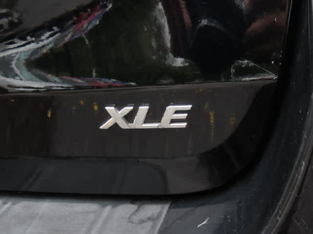 Used 2019 Toyota Sienna XLE Premium FWD image 8