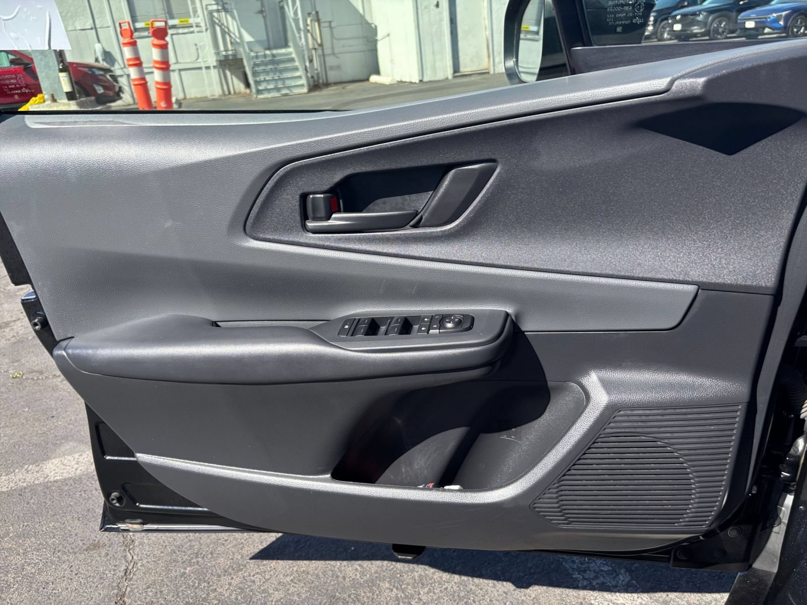 Used 2025 Toyota Prius LE FWD image 18