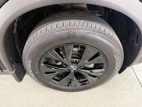 Used 2023 Nissan Rogue SV w/ SV Premium B Package AWD/4WD image 4