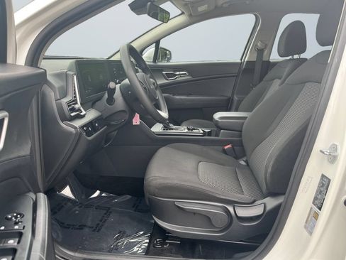 Used 2024 Kia Sportage LX FWD image 9
