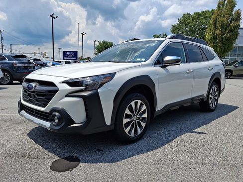 Certified 2025 Subaru Outback Touring XT AWD/4WD image 3