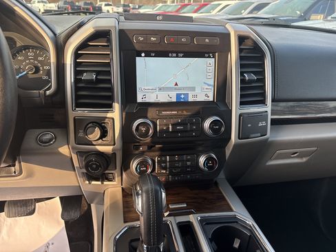 Used 2018 Ford F150 Lariat w/ Equipment Group 502A Luxury image 14