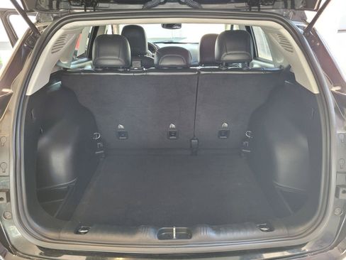 Used 2019 Jeep Compass Latitude w/ Popular Equipment Group FWD image 35