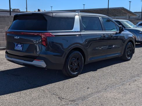 Certified 2025 Kia Carnival image 2