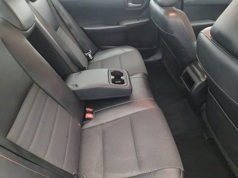 Used 2016 Toyota Camry SE FWD image 19