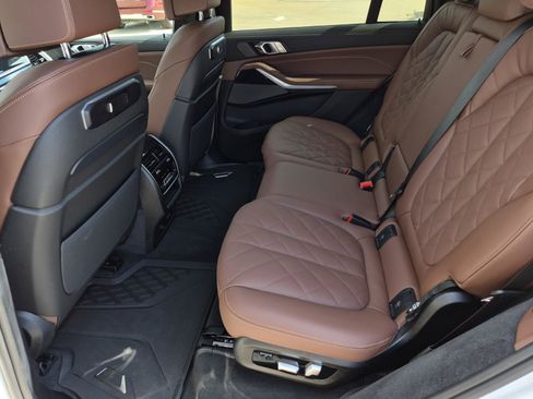Certified 2026 BMW X7 xDrive40i w/ M Sport Package AWD/4WD image 18