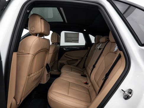Certified 2026 Porsche Macan AWD/4WD image 23