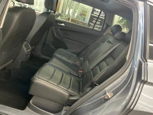 Used 2019 Volkswagen Tiguan SEL Premium AWD/4WD image 14