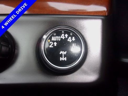 Used 2020 Cadillac Escalade Premium Luxury AWD/4WD image 14
