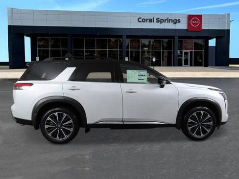 New 2026 Nissan Pathfinder Platinum w/ Cargo Package AWD/4WD image 6