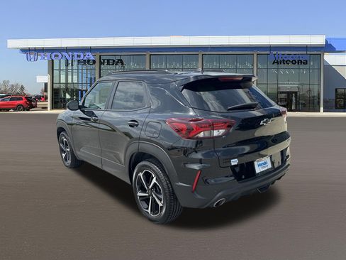Used 2022 Chevrolet TrailBlazer RS w/ Sun and Liftgate Package AWD/4WD image 3