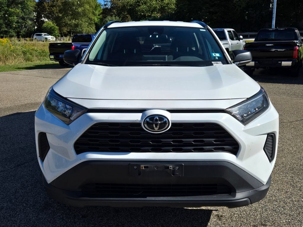 Used 2021 Toyota RAV4 LE AWD/4WD image 9