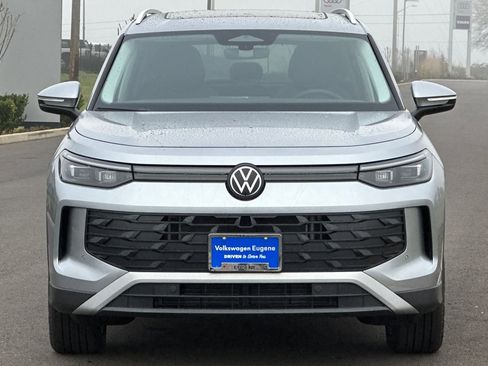 New 2026 Volkswagen Tiguan SE image 8