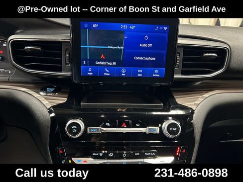 Used 2023 Ford Explorer Limited AWD/4WD image 19