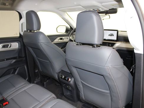 New 2026 Ford Explorer Active image 31