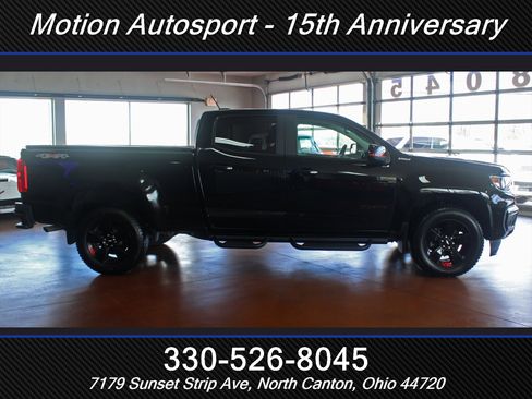 Used 2021 Chevrolet Colorado LT w/ Redline Special Edition AWD/4WD image 13