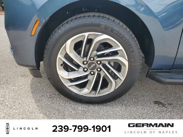 New 2027 Lincoln Navigator Premiere AWD/4WD image 12