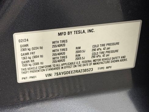 Used 2024 Tesla Model Y Long Range AWD/4WD image 36