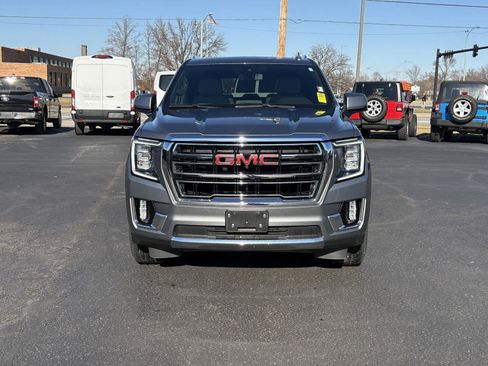 Used 2021 GMC Yukon SLT w/ SLT Premium Package image 22