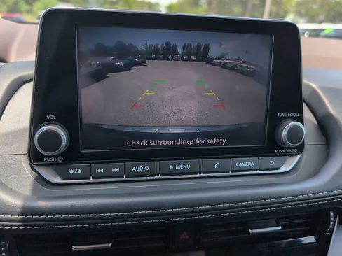 Used 2023 Nissan Rogue SV w/ SV Premium Package FWD image 17
