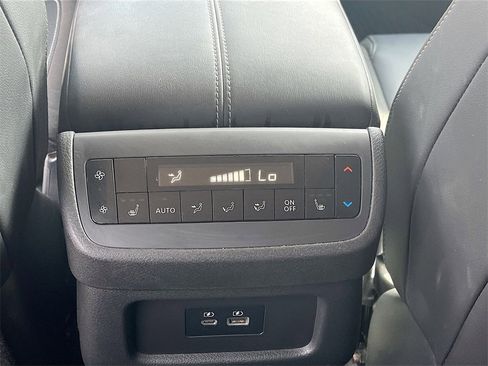 Used 2022 Nissan Pathfinder SL w/ SL Premium Package image 26