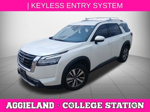 Certified 2023 Nissan Pathfinder SL FWD image 6