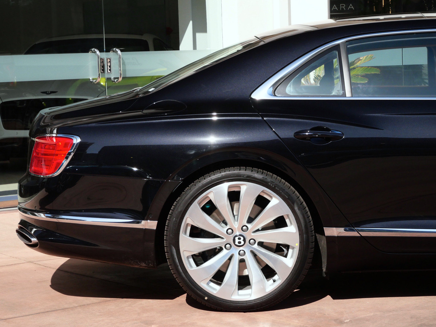 New 2026 Bentley Flying Spur V8 AWD/4WD image 9