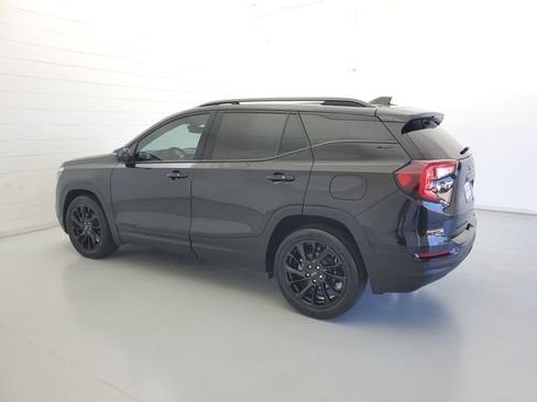 Used 2024 GMC Terrain SLT w/ Elevation Edition FWD image 7
