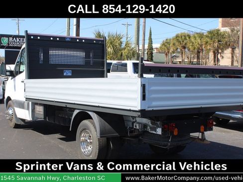 Used 2015 Freightliner Sprinter 3500 RWD image 5