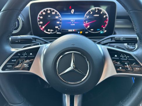 Used 2023 Mercedes-Benz C 300 Sedan image 11
