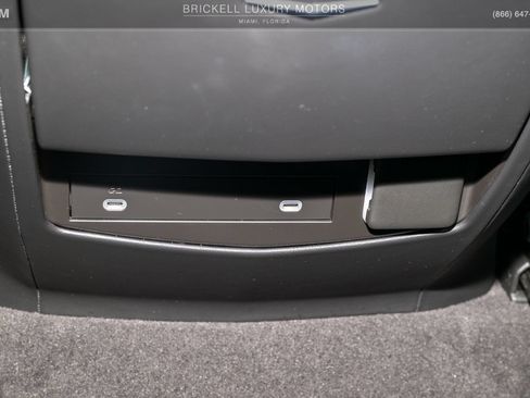 Used 2024 Cadillac Escalade ESV Luxury AWD/4WD image 21