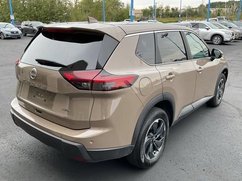 Used 2025 Nissan Rogue SV AWD/4WD image 5