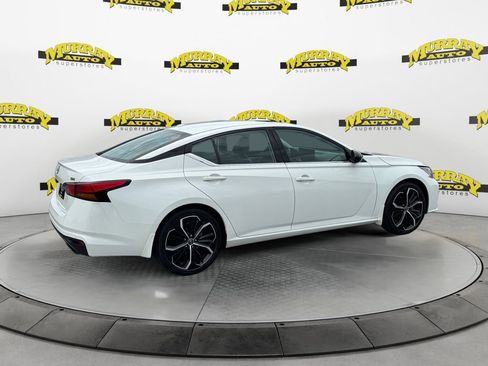 Used 2024 Nissan Altima 2.5 SR w/ SR Premium Package FWD image 5