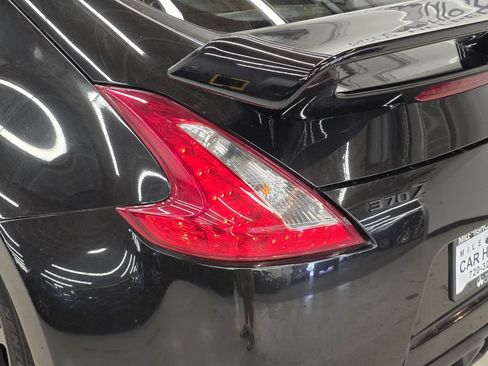 Used 2017 Nissan 370Z Coupe RWD image 45