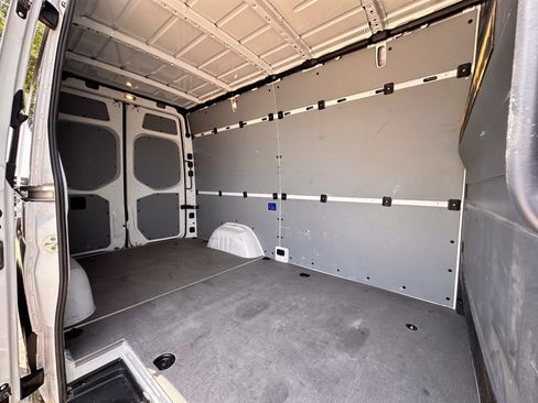 Used 2025 Mercedes-Benz Sprinter 2500 image 28
