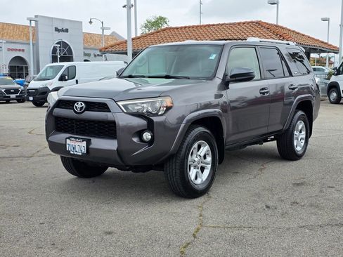 Used 2016 Toyota 4Runner SR5 w/ Convenience Package image 10