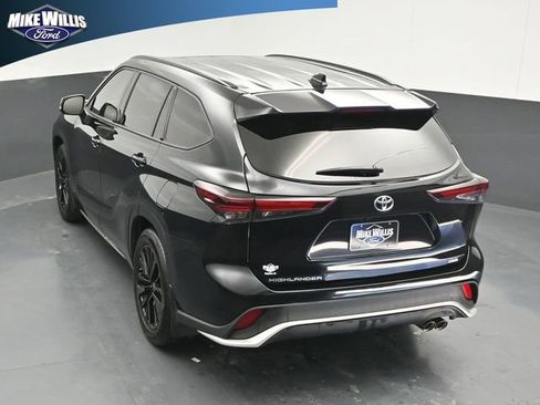 Used 2024 Toyota Highlander XSE image 13