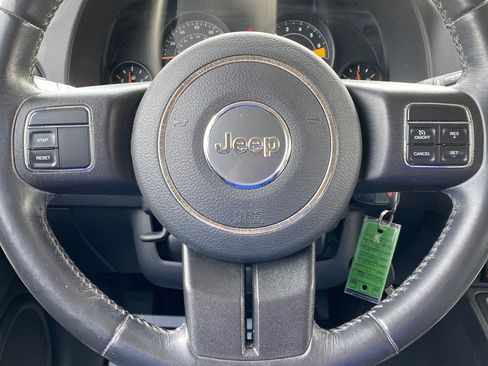Used 2017 Jeep Patriot 4WD image 24